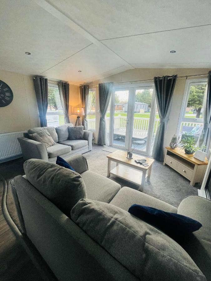 Buttermere Lodge With Hot Tub Barmby on the Moor Exterior foto